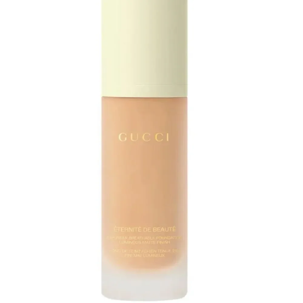 Gucci 24 Hour Full Coverage Luminous Matte Finish Foundation in 210N